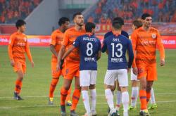 开云体育-大连一方迎来一场惊险胜利，实现反弹