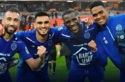 开云体育入口-亚眠队面临考验，如何摆脱颓势？