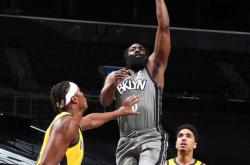 开云体育在线-步行者擒篮网，太阳力克勇士尽展雄风