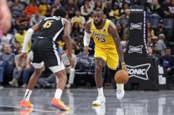 开云体育在线-太阳逆转湖人，爆冷拿下季后赛首胜