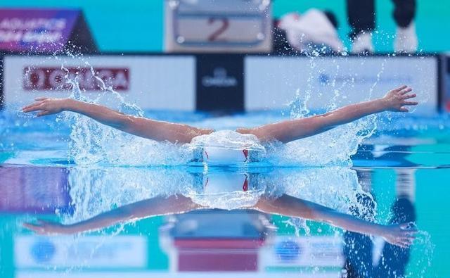 包含游泳女子比赛：澳大利亚选手摘金的词条