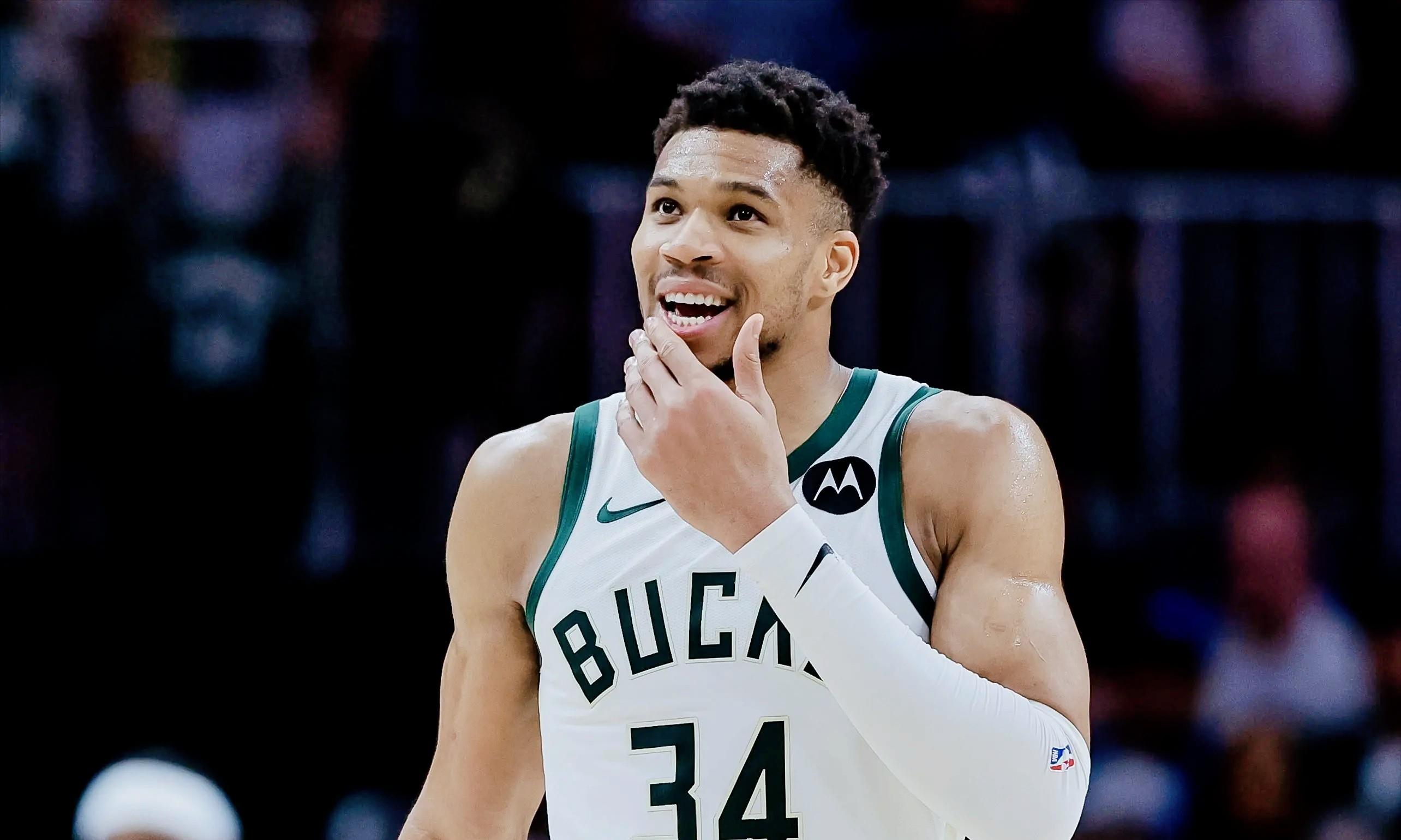 雄鹿狂胜骑士：字母哥发挥出色