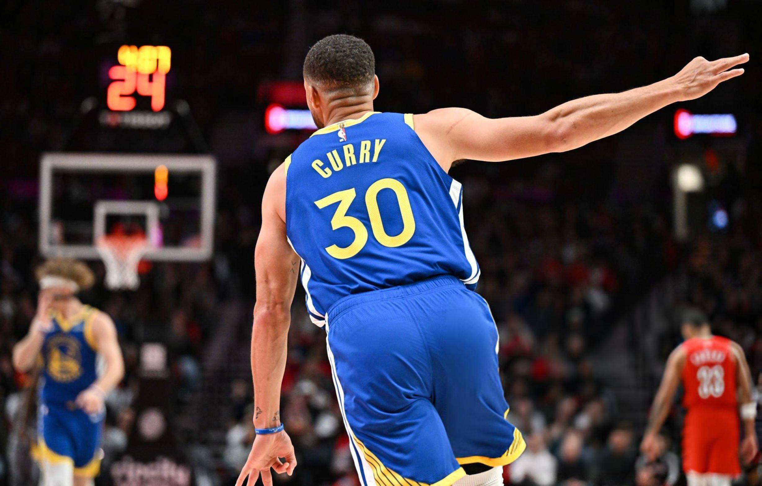 开拓者客场力克黄蜂，取得两连胜的简单介绍