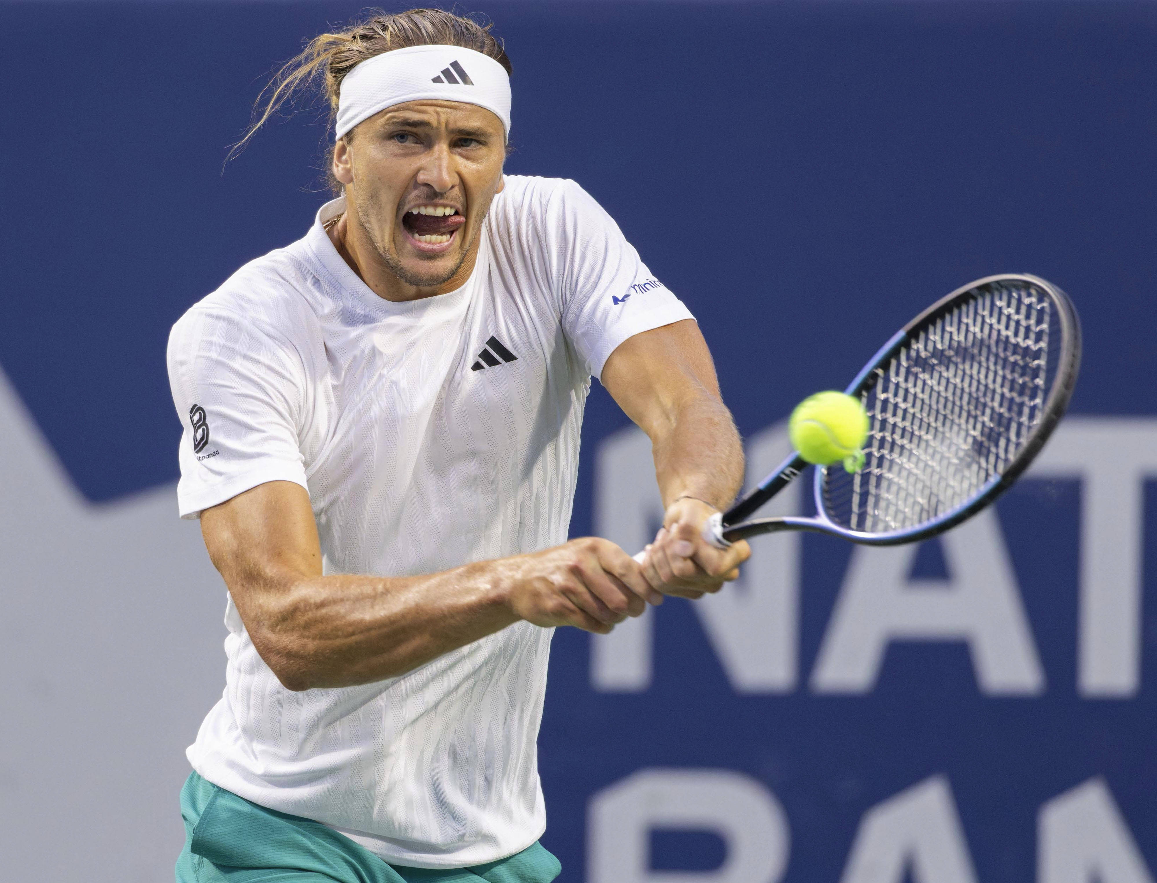 包含世界网球队爆冷意大利网球队，兹维列夫绝境逆转的词条