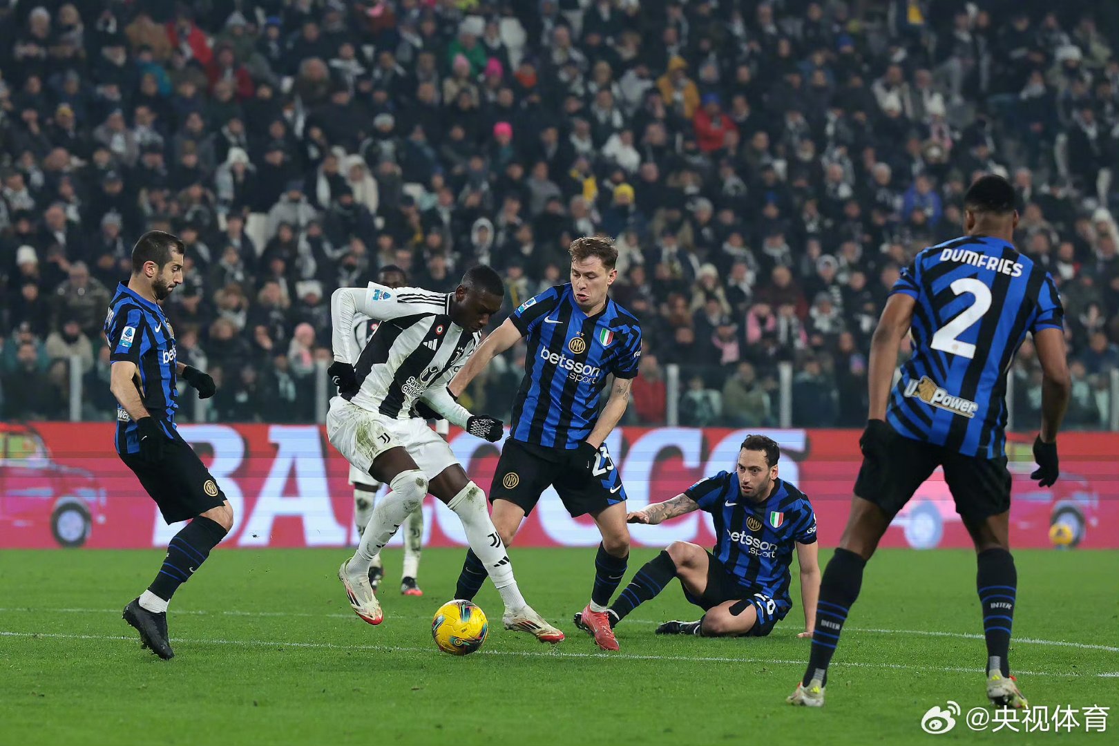 AC米兰完胜乌克兰,穆勒带队取胜的简单介绍 AC米兰完胜乌克兰,穆勒带队取胜的简单介绍